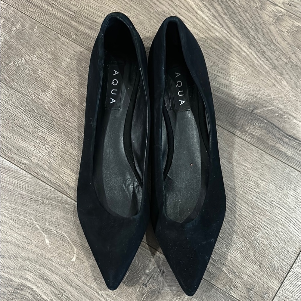 Aqua Black Heeled Shoes with Sleek Design